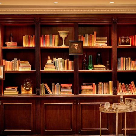 100 Queen'S Gate Hotel London, Curio Collection By Hilton מראה פנימי תמונה Library at the St. Regis