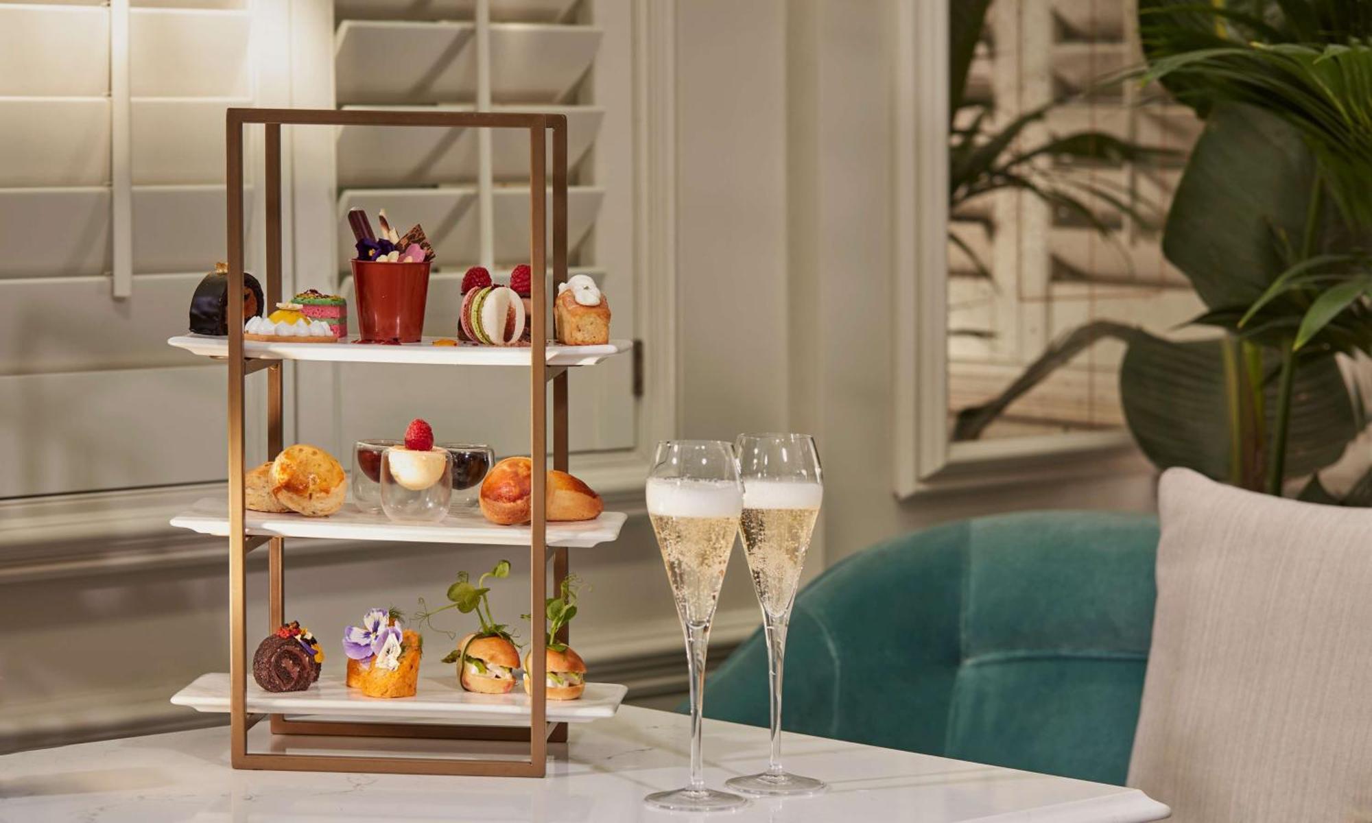 100 Queen'S Gate Hotel London, Curio Collection By Hilton מראה חיצוני תמונה Afternoon tea at The Ivy, St John's Wood