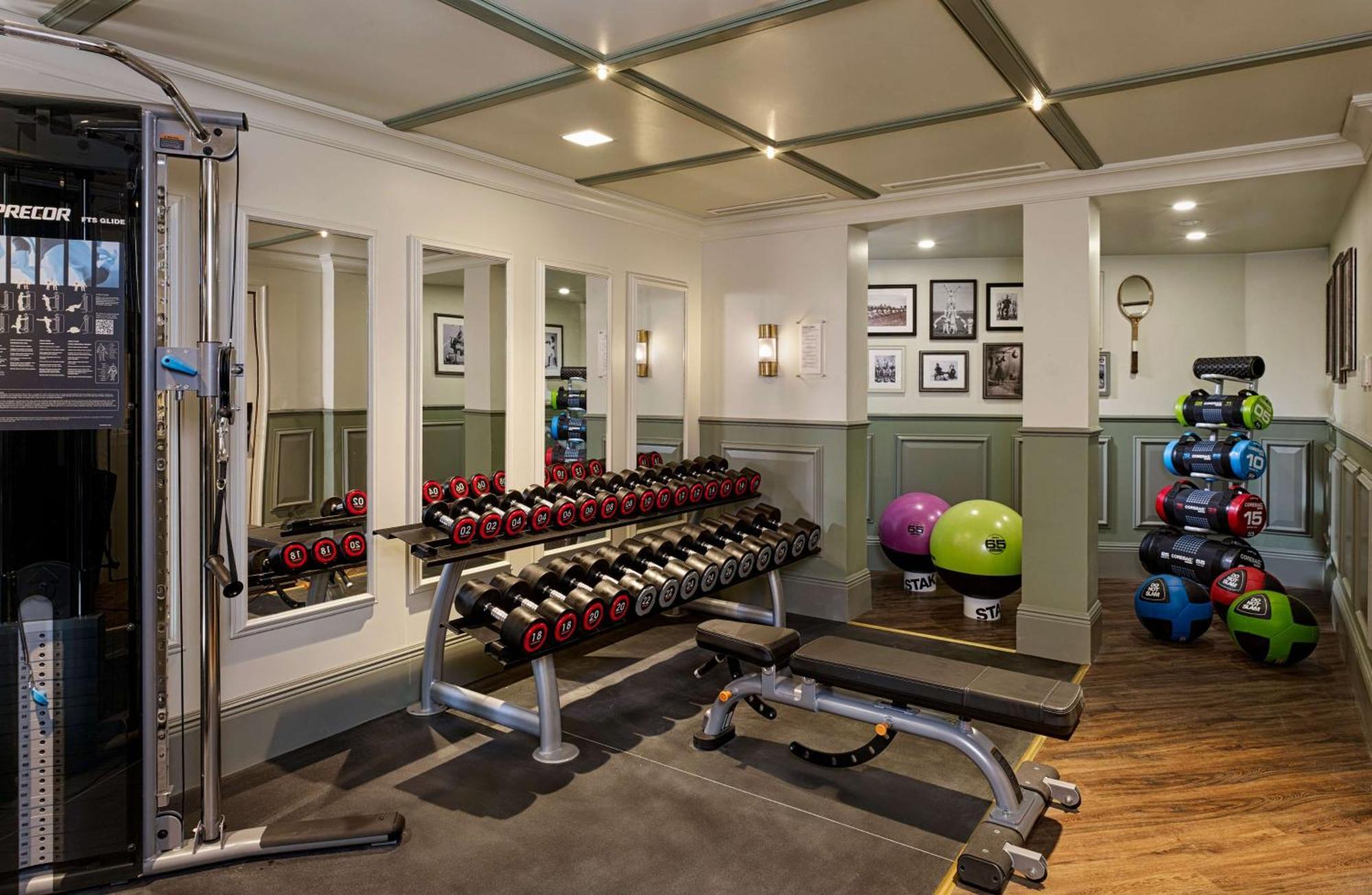 100 Queen'S Gate Hotel London, Curio Collection By Hilton מתקנים תמונה The gym at The Ivy Spa