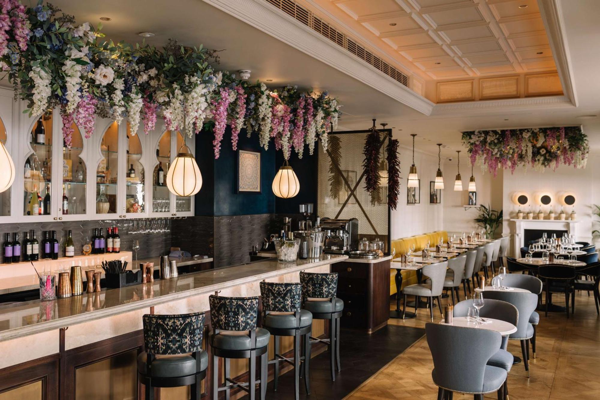 100 Queen'S Gate Hotel London, Curio Collection By Hilton מראה חיצוני תמונה The Ivy, St. John's Wood