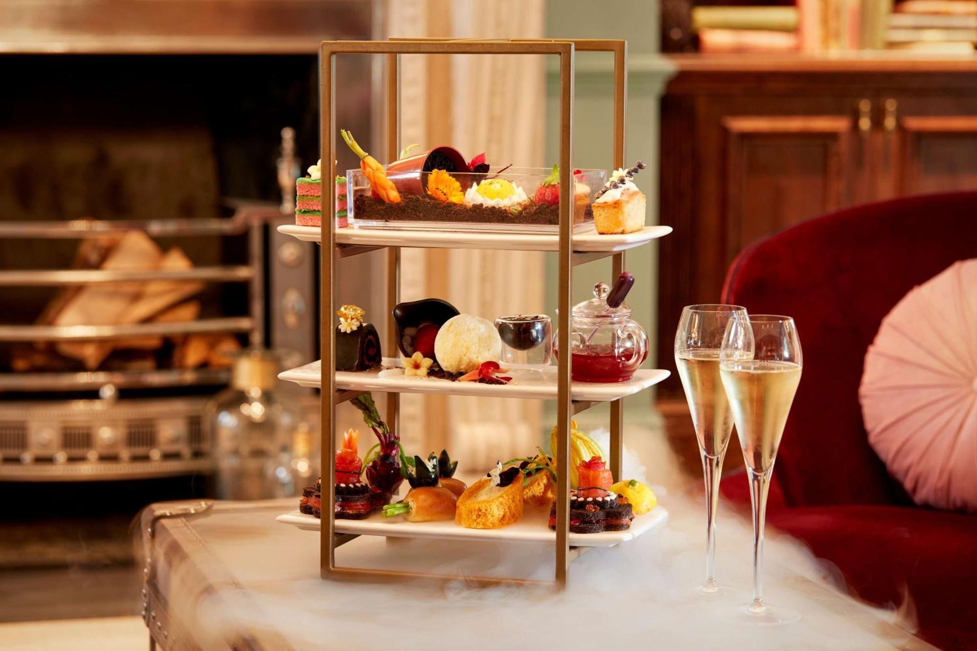 100 Queen'S Gate Hotel London, Curio Collection By Hilton מראה חיצוני תמונה Afternoon tea at the Ritz