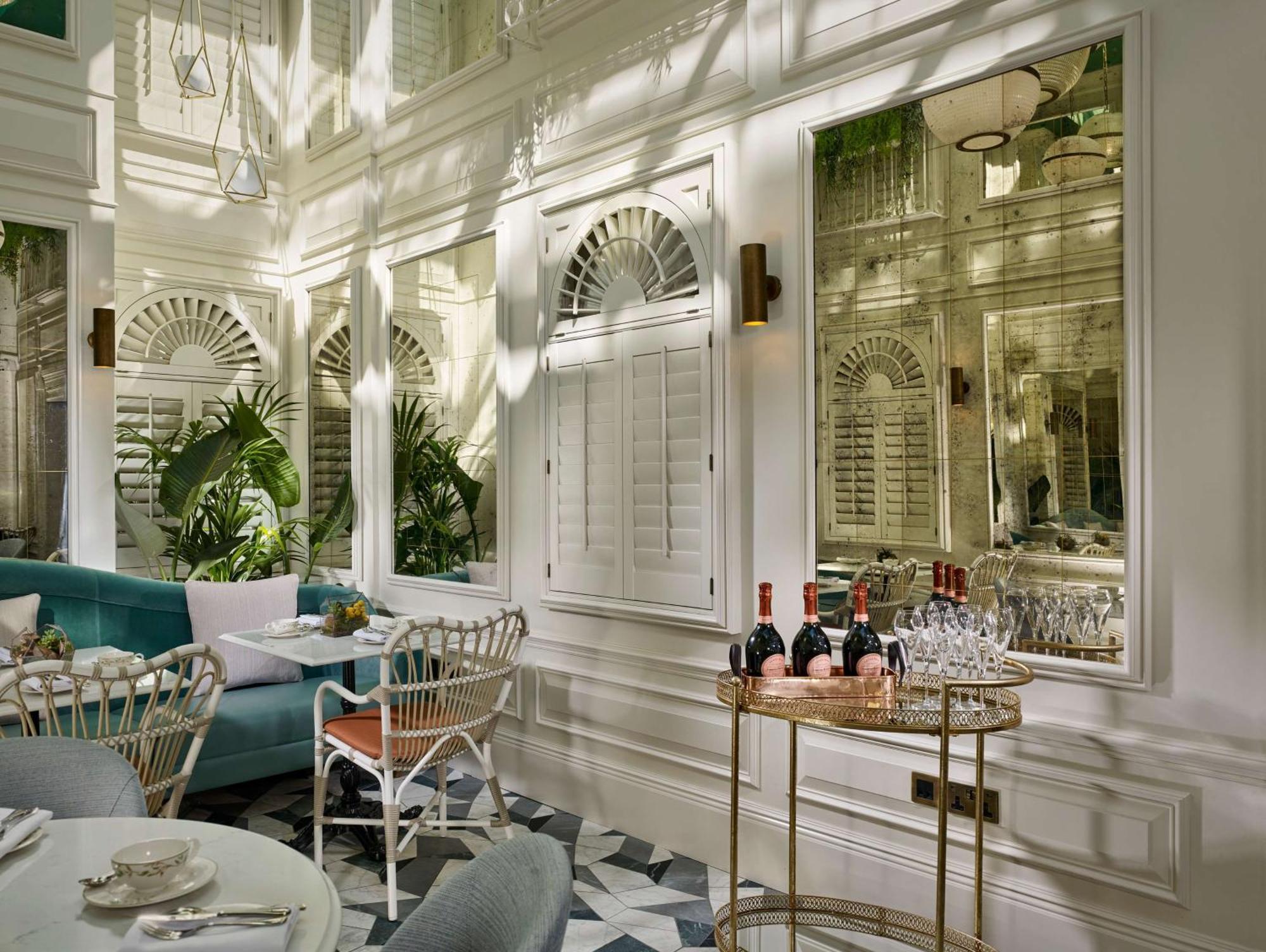 100 Queen'S Gate Hotel London, Curio Collection By Hilton מתקנים תמונה The interior of the restaurant