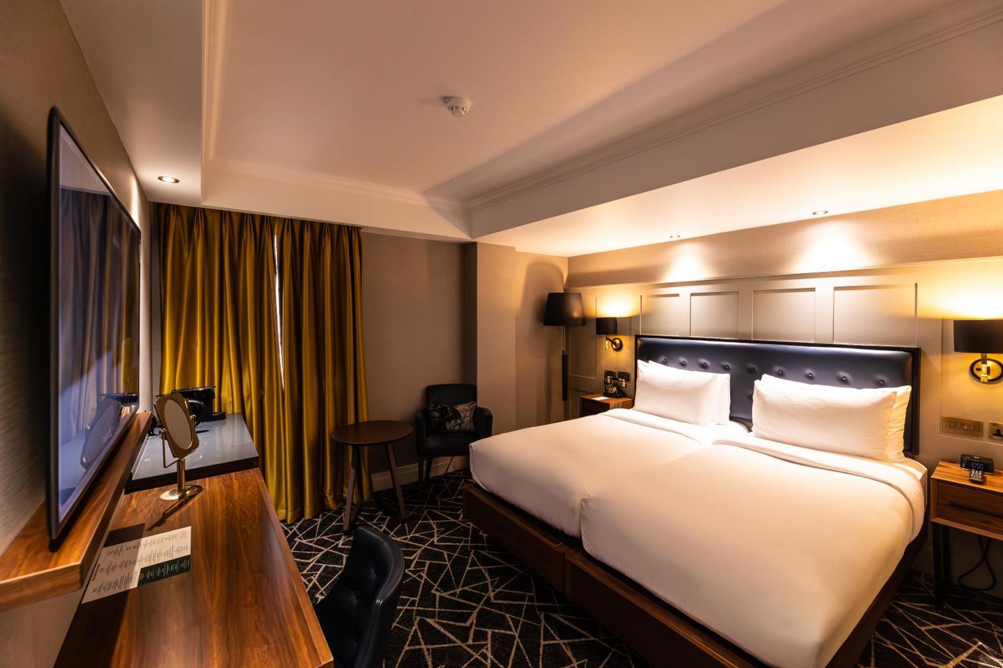 100 Queen'S Gate Hotel London, Curio Collection By Hilton מראה חיצוני תמונה Deluxe Room