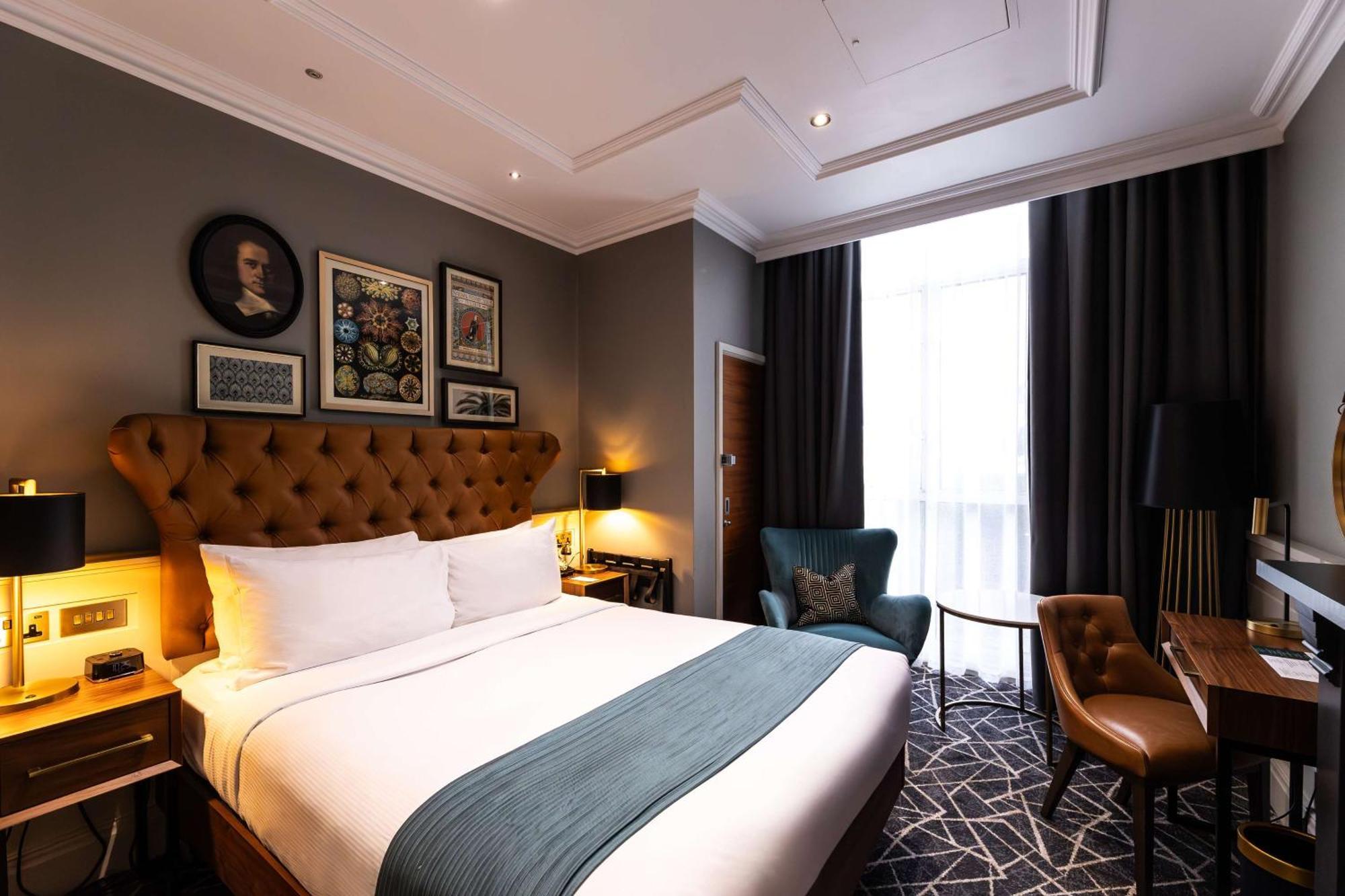 100 Queen'S Gate Hotel London, Curio Collection By Hilton מראה חיצוני תמונה A bedroom at the hotel