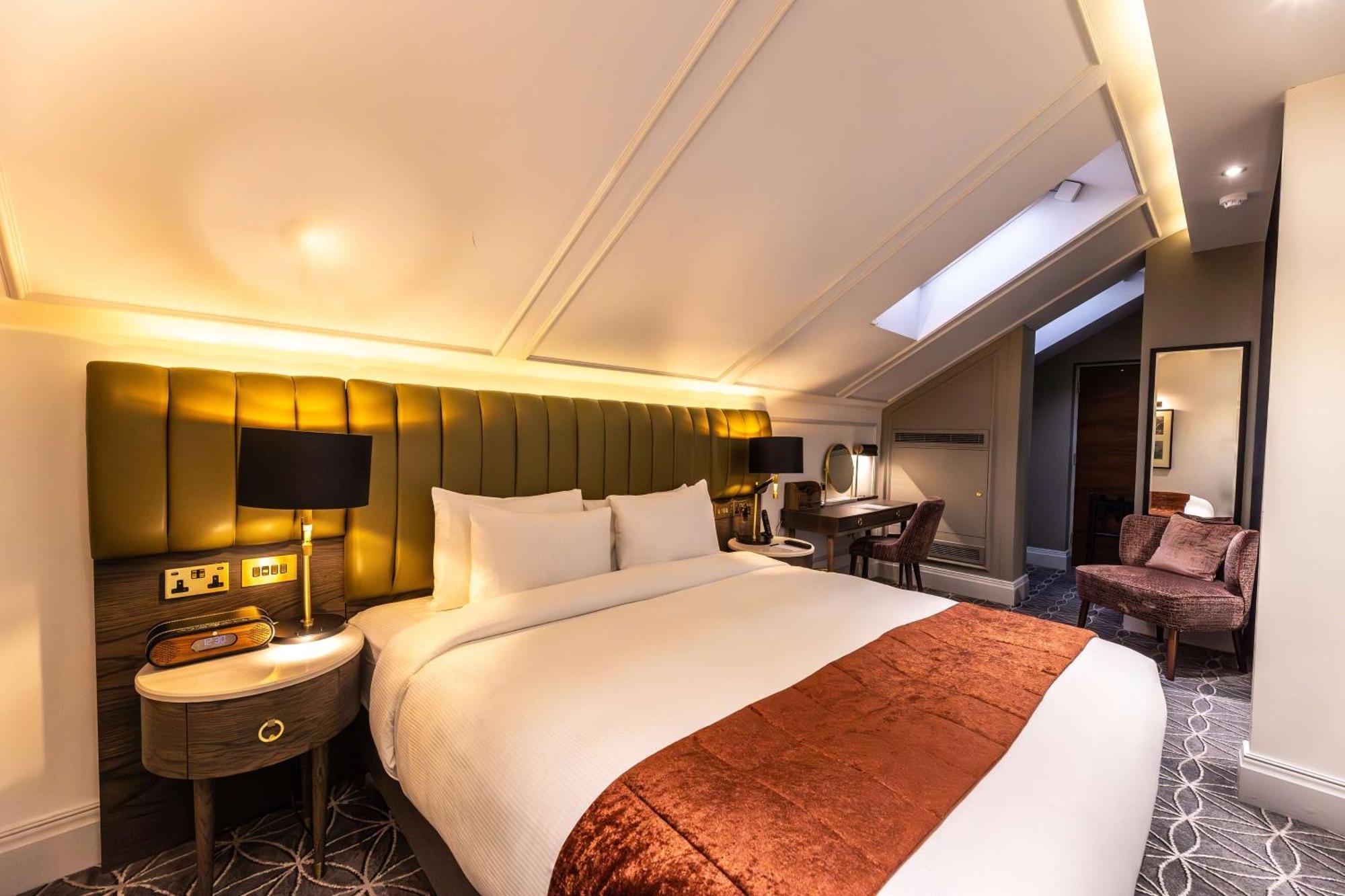 100 Queen'S Gate Hotel London, Curio Collection By Hilton מראה חיצוני תמונה A room at the hotel