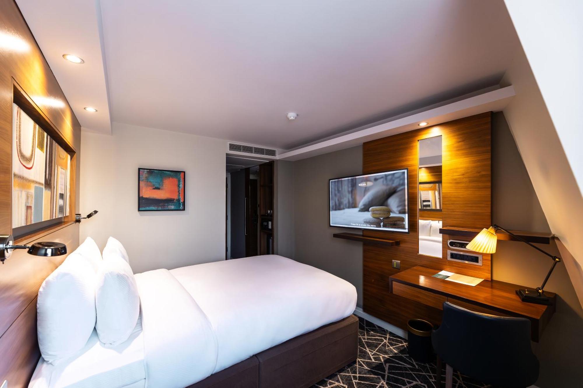 100 Queen'S Gate Hotel London, Curio Collection By Hilton מראה חיצוני תמונה A room at the hotel
