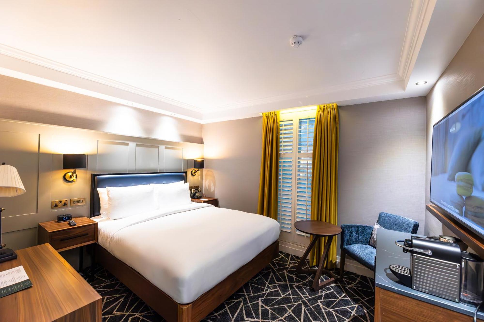 100 Queen'S Gate Hotel London, Curio Collection By Hilton מראה חיצוני תמונה A room at the hotel